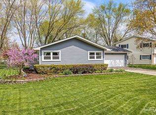 850 Arthur Dr, Elgin, IL 60120