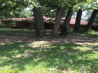 512 Forest Lake Cir, Jackson, MS 39212