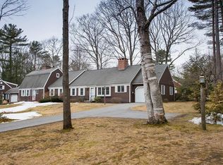 18 Applegate Ln #18, Falmouth, ME 04105