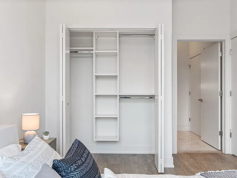 853 N Larrabee St — Photo 18