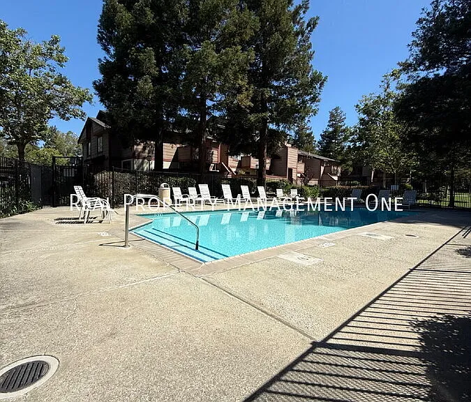 250 Hackamore Cmn — Photo 24