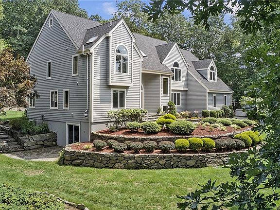 3rd image of 7 Gene Curry Dr