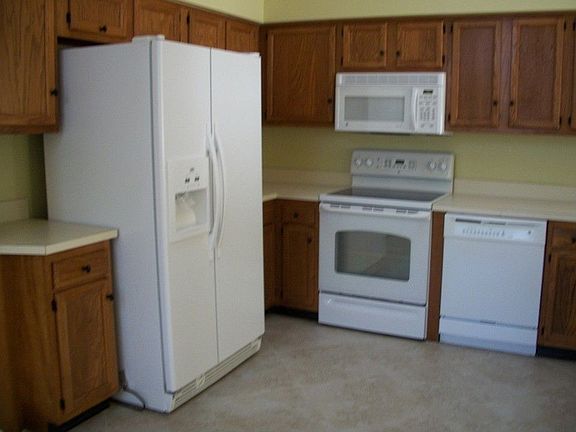 2nd image of 520 10th Pl
