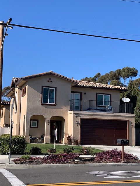Front of Home, Large Driveway