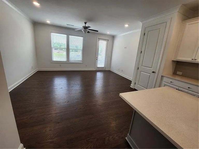 4273 Baden Aly — Photo 9