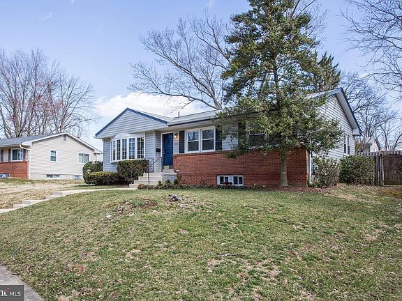 3rd image of 13715 Woodlark Dr