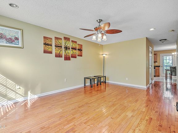 2nd image of 235 Amanda Ln