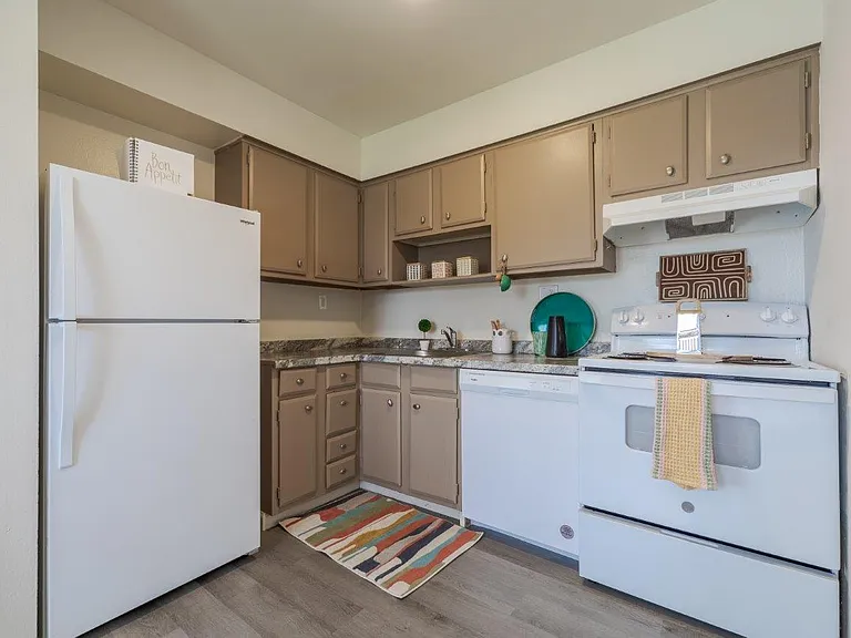 Blair Mill Village East Apartment Homes — Photo 6