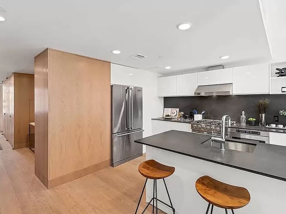 1st image of 193 Henry St #3