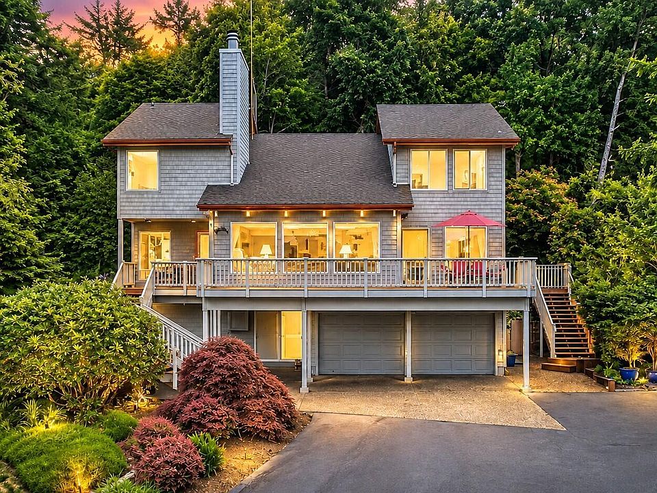 1st image of 1075 SE Spruce Way