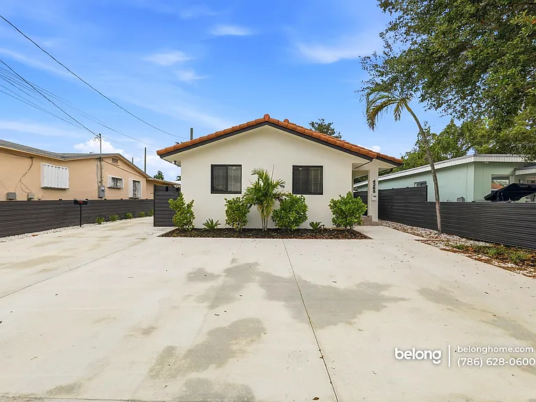 4265 NW 2nd Ter — Photo 2