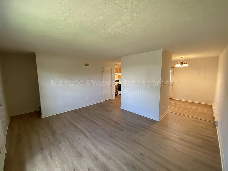 624 Highview Ct — Photo 5