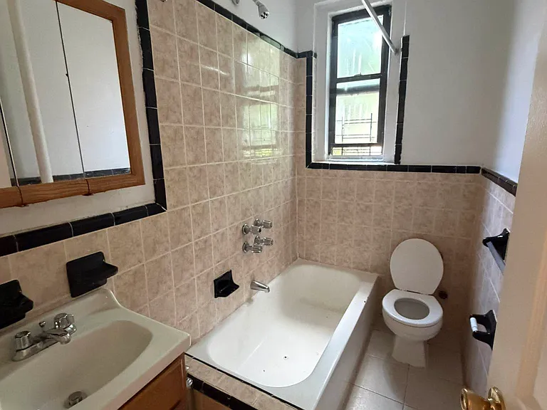 4530 Broadway #6E — Photo 8
