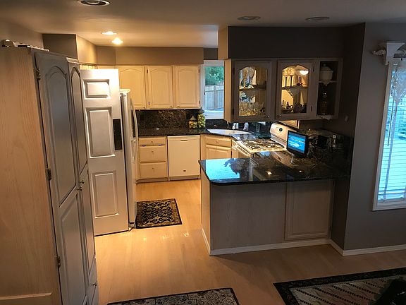 2nd image of 1203 Berilla Dr
