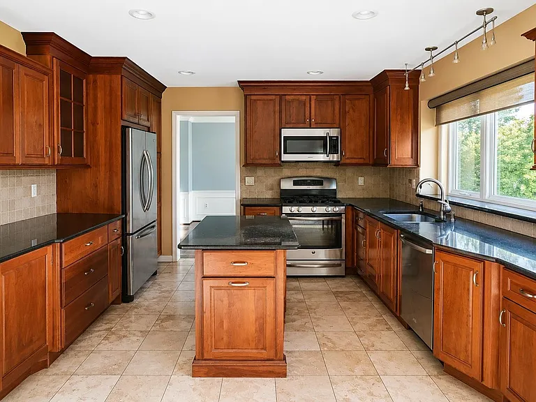 1141 Sandy Ridge Dr — Photo 5
