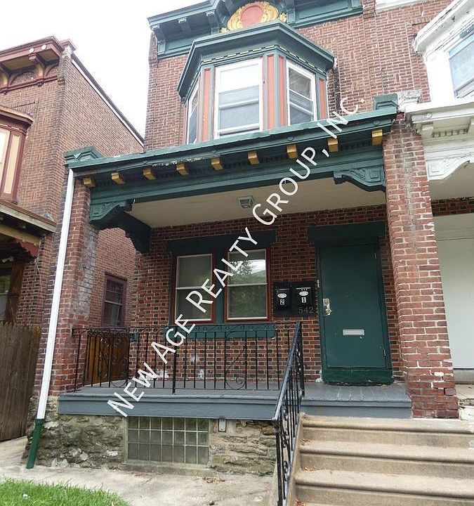 1st image of 542 E Woodlawn St #1