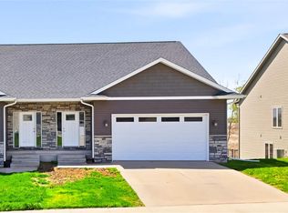 1127 Leann Cir, North Liberty, IA 52317