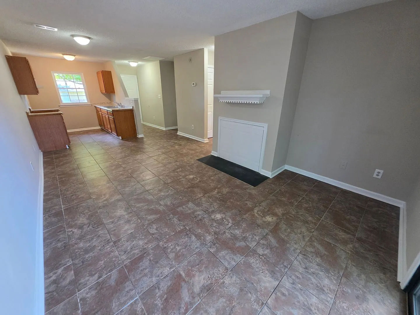 Clean 2BR/2BA Townhome in Garner Near White Oak & I-40 — Photo 4