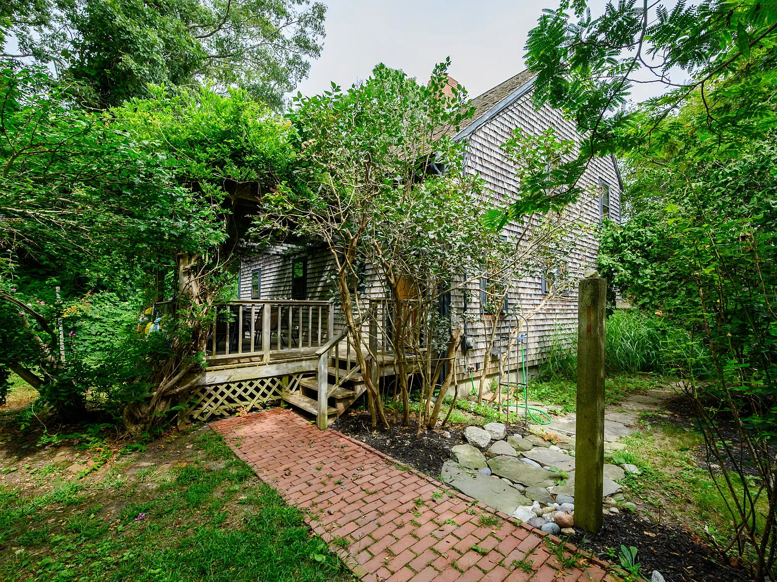 3 bed, 1.5 bath, 1904 sqft, $3,950 — Photo 3