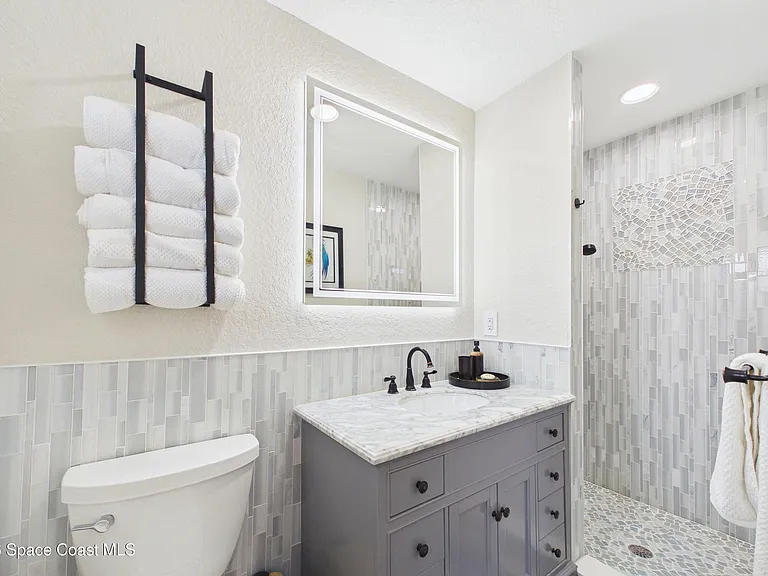 172 E Dover St — Photo 28