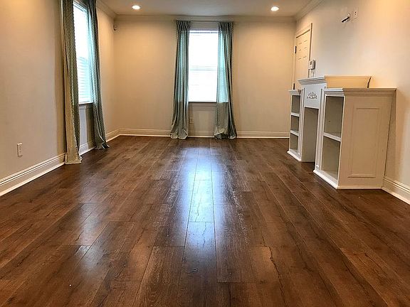 4th image of 336 Bragg St