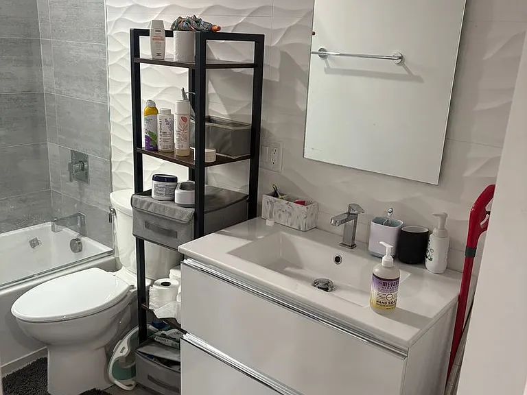 13 Strathmore Rd #5 — Photo 10