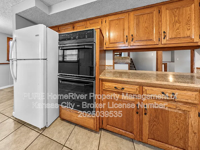 3 bed, 2.0 bath, 1742 sqft, $1,550 — Photo 3