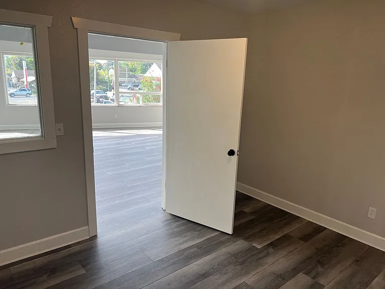 2111 State Ave NE — Photo 13