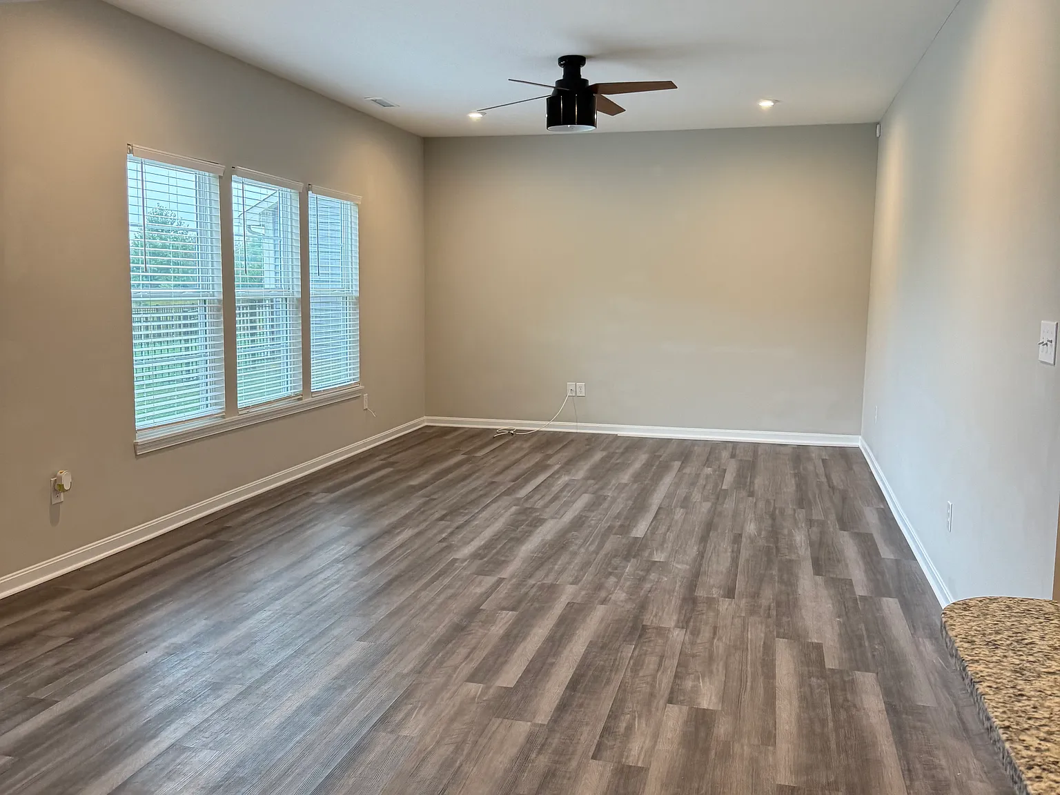3 bed, 1766 sqft, $1,990 — Photo 3