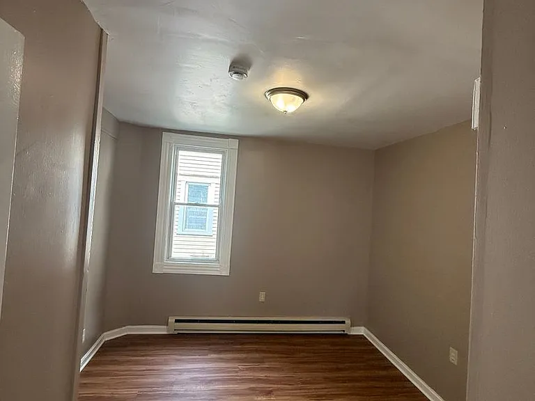 870 Elm St — Photo 17