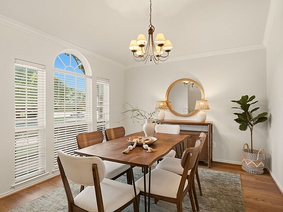 3rd image of 10708 Jackson Ln