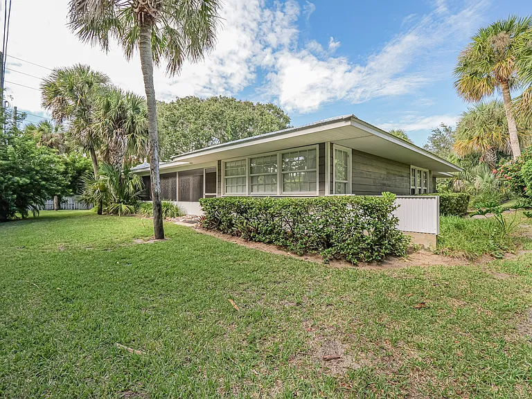 1405 Treasure Cove Ln — Photo 4