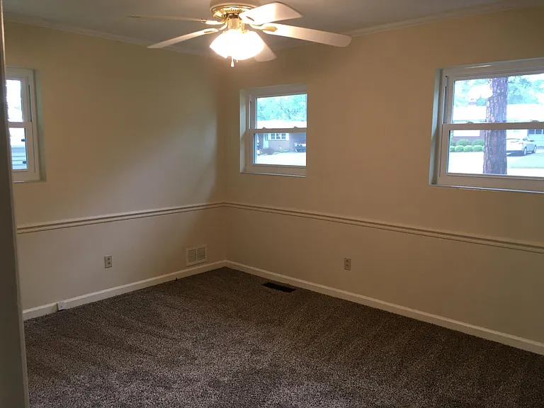 725 River View Dr — Photo 5