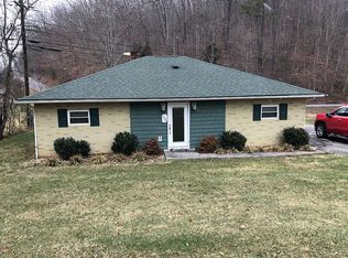 1790 Kents Ridge Rd, Cedar Bluff, VA 24609