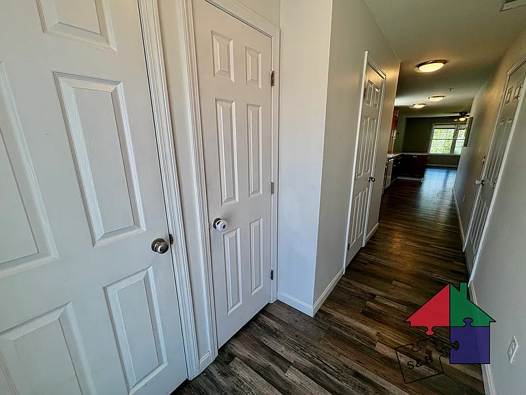 59 Cornelia Ct — Photo 3