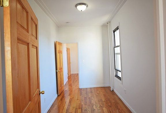 4th image of 856 Willoughby Ave #Dd