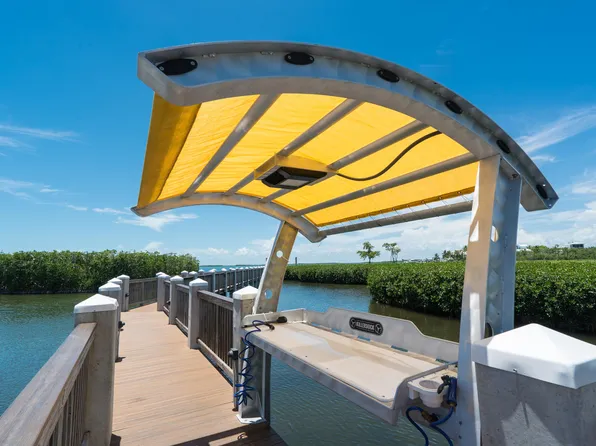 9842 Leeward Ave, Key Largo, FL 33037