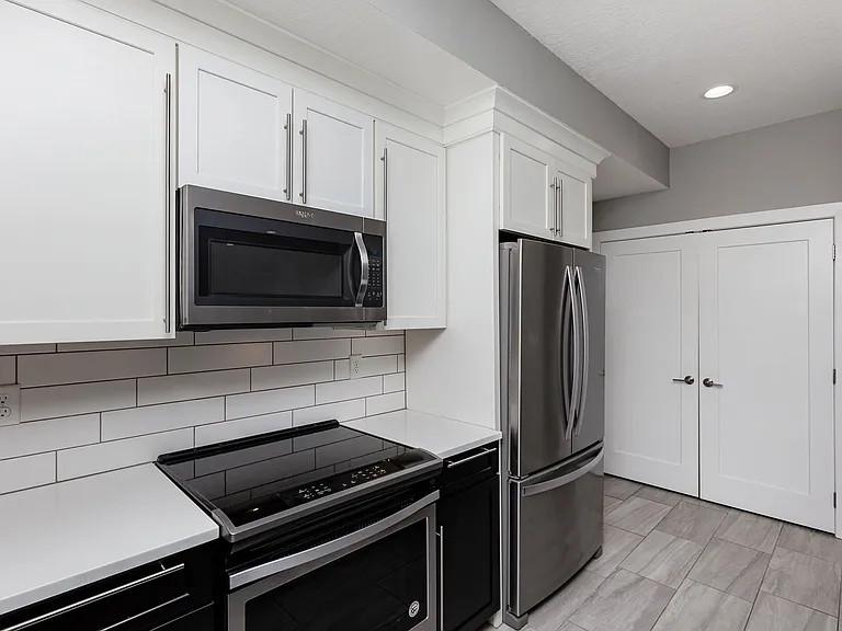 620 SE Westown Pkwy — Photo 14