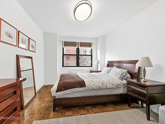 4th image of 201 E 28th St #9L