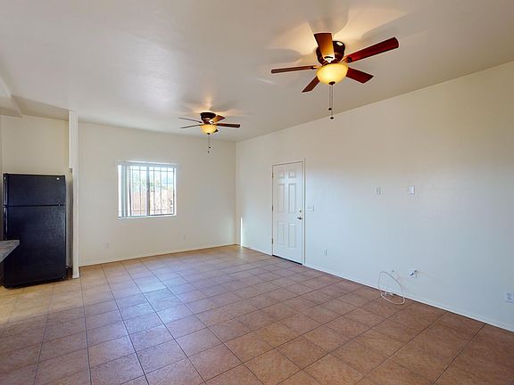 3rd image of 3045 N Estrella Ave