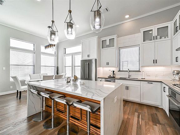 5th image of 1503 Robin Street #C
