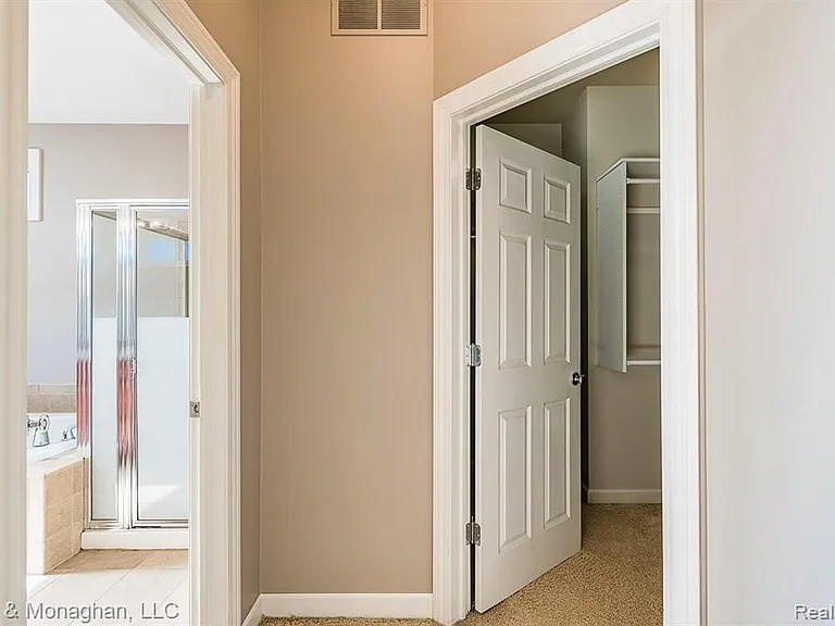 2210 Attard — Photo 20