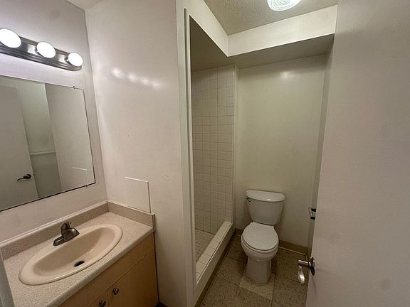 4th image of 1419 Ernest St #106