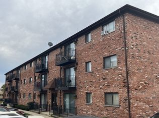 6820 W Raven St #B-4, Chicago, IL 60631