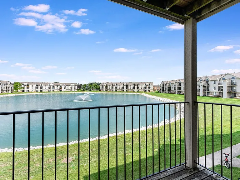 Oak Shores Apartments — Photo 4