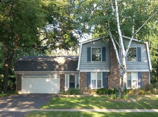 1616 Swallow St, Naperville, IL 60565