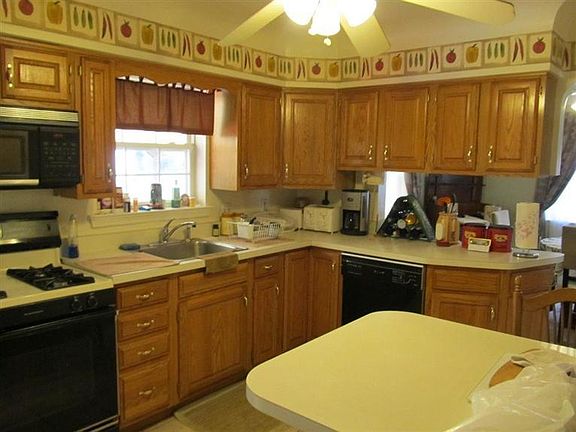 5th image of 3430 Corrine Ave