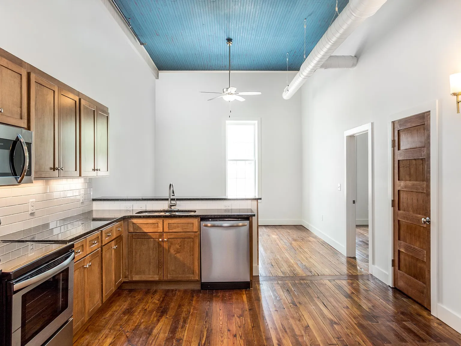 2430 Emerald Pl — Photo 1