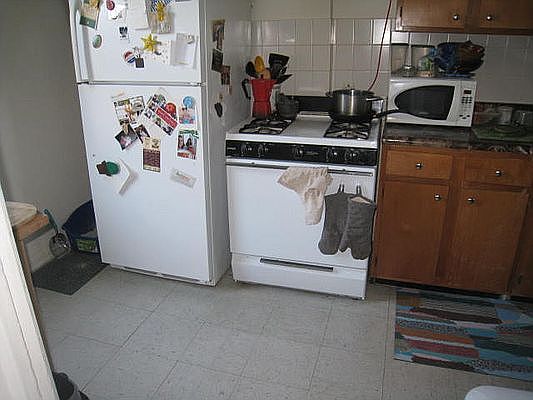 5th image of 31-19 32nd St
