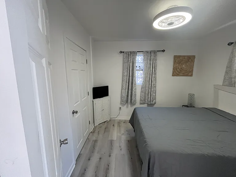 1095 Columbus St #A — Photo 23